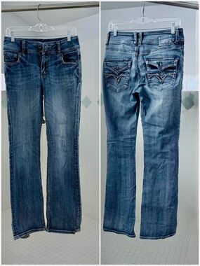 Women's Boot Cut Jeans in Washed Blue with Detailed Back Pockets